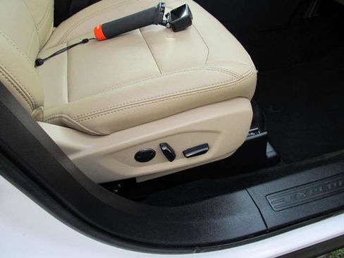 Used 2017 Ford Explorer XLT w/ Equipment Group 202A image 43