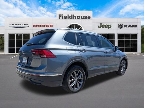 Used 2022 Volkswagen Tiguan SE AWD/4WD image 12