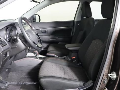 Used 2024 Mitsubishi Outlander Sport LE AWD/4WD image 11