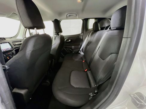 Used 2023 Jeep Renegade Latitude AWD/4WD image 23