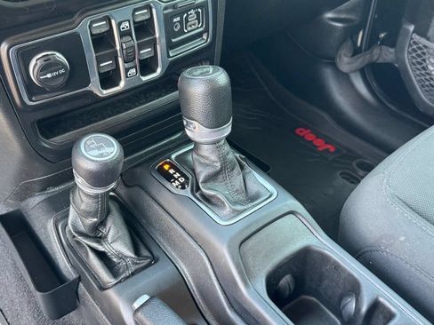 Used 2023 Jeep Wrangler Unlimited Sport AWD/4WD image 27