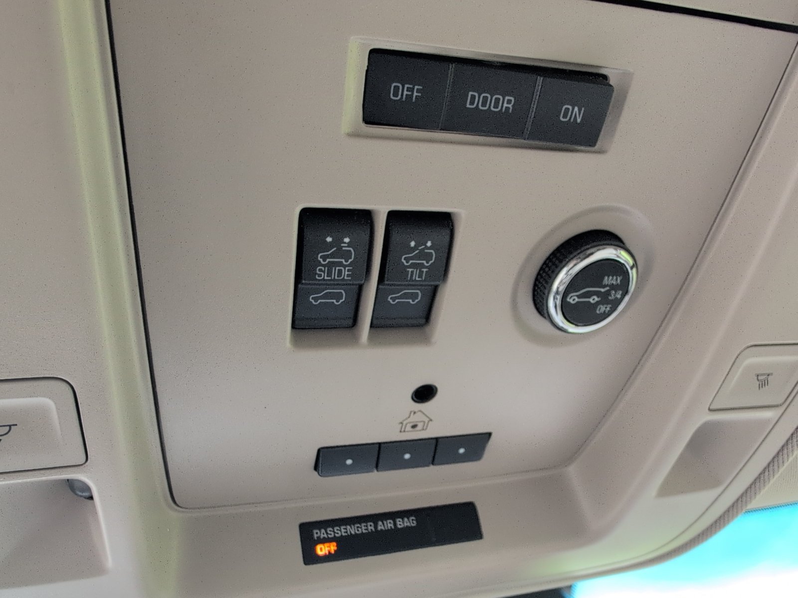 Used 2016 GMC Yukon Denali w/ Open Road Package RWD image 28