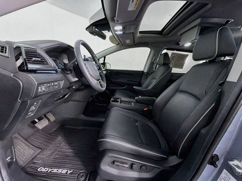Used 2024 Honda Odyssey Elite image 12