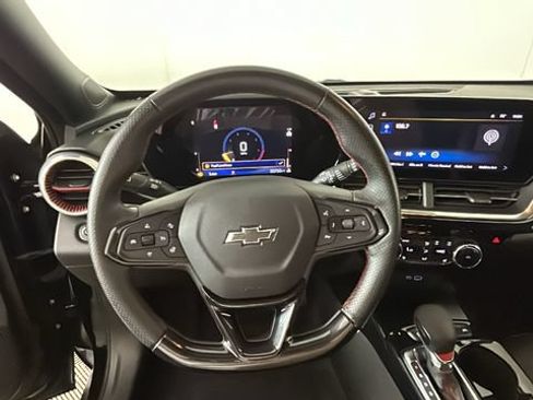 Used 2024 Chevrolet Trax RS w/ Driver Confidence Package FWD image 14