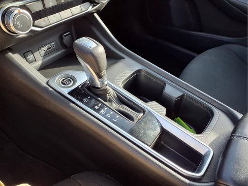 Used 2024 Nissan Sentra SV FWD image 15