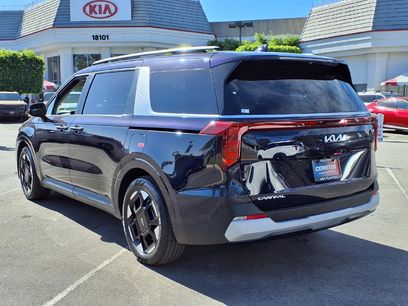 Certified 2025 Kia Carnival EX