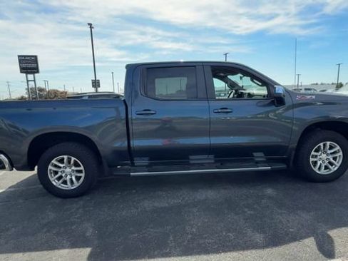 Used 2021 Chevrolet Silverado 1500 LT w/ Diesel Off-Road Package AWD/4WD image 9