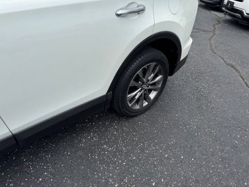 Used 2018 Toyota RAV4 Limited FWD image 10