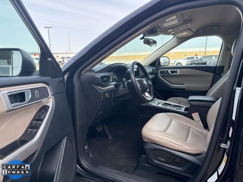 Used 2024 Ford Explorer XLT w/ Equipment Group 202A image 12