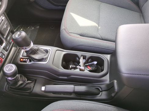 New 2025 Jeep Wrangler Unlimited Rubicon w/ Safety Group image 15