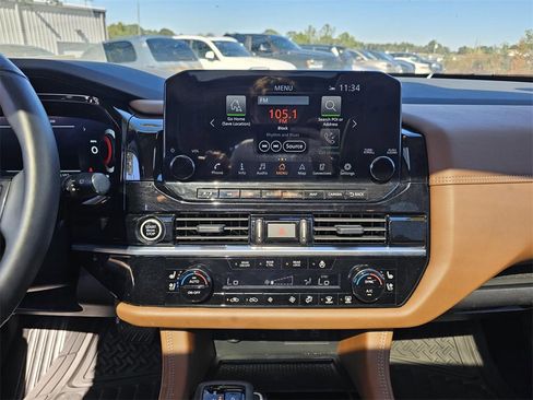 Used 2024 Nissan Pathfinder Platinum w/ Black Appearance Package image 27