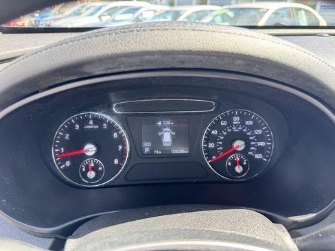 Used 2019 Kia Sorento FWD image 16
