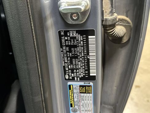 Used 2021 Kia Telluride S FWD image 33