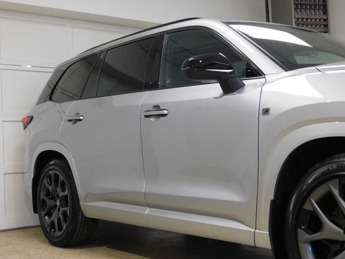 Used 2026 Lexus TX 500h AWD image 9