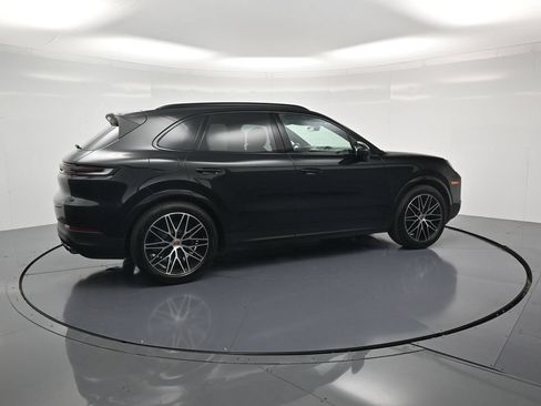 Used 2026 Porsche Cayenne AWD/4WD image 41