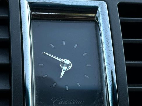 Used 2011 Cadillac DTS Luxury image 31