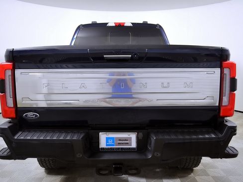 Used 2023 Ford F250 Platinum AWD/4WD image 8