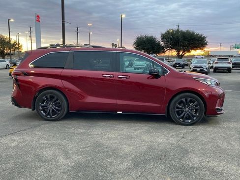 Certified 2024 Toyota Sienna XSE image 4