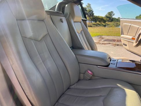 Used 2005 Cadillac XLR image 16