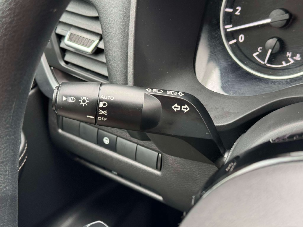 Certified 2023 Nissan Rogue SV AWD/4WD image 22