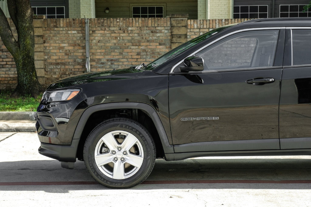 Used 2022 Jeep Compass Latitude AWD/4WD image 21