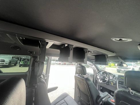 Used 2019 Dodge Grand Caravan GT image 21