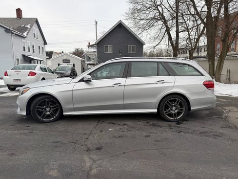 Used 2014 Mercedes-Benz E 350 4MATIC Wagon image 8