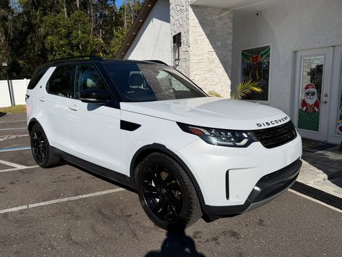 Used 2019 Land Rover Discovery SE image 19