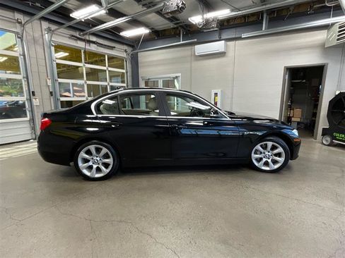 Used 2015 BMW 335i xDrive Sedan w/ Premium Package AWD/4WD image 6