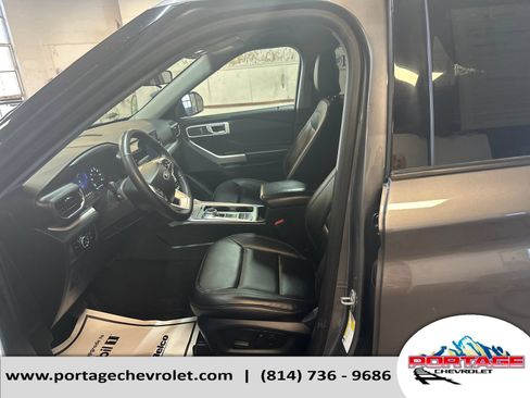 Used 2024 Ford Explorer XLT w/ Equipment Group 202A RWD image 10