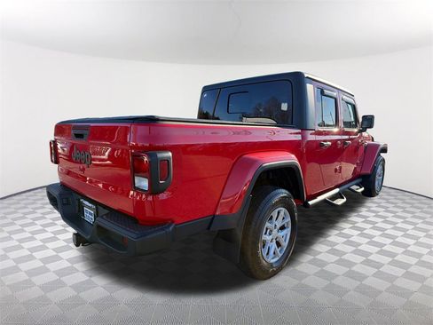 Used 2023 Jeep Gladiator Sport image 5