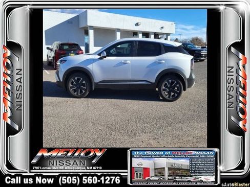 Used 2025 Nissan Kicks SV image 2