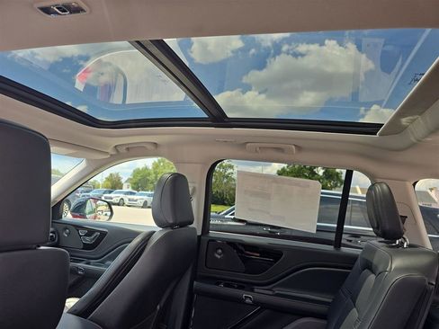New 2025 Lincoln Aviator 2WD w/ Equipment Group 101A image 29