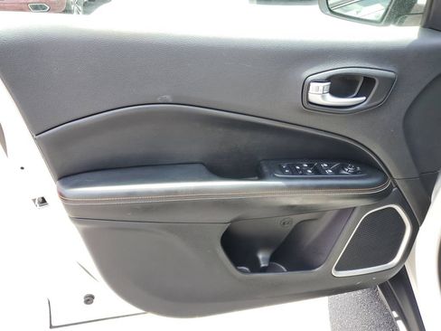 Used 2019 Jeep Compass Latitude AWD/4WD image 14