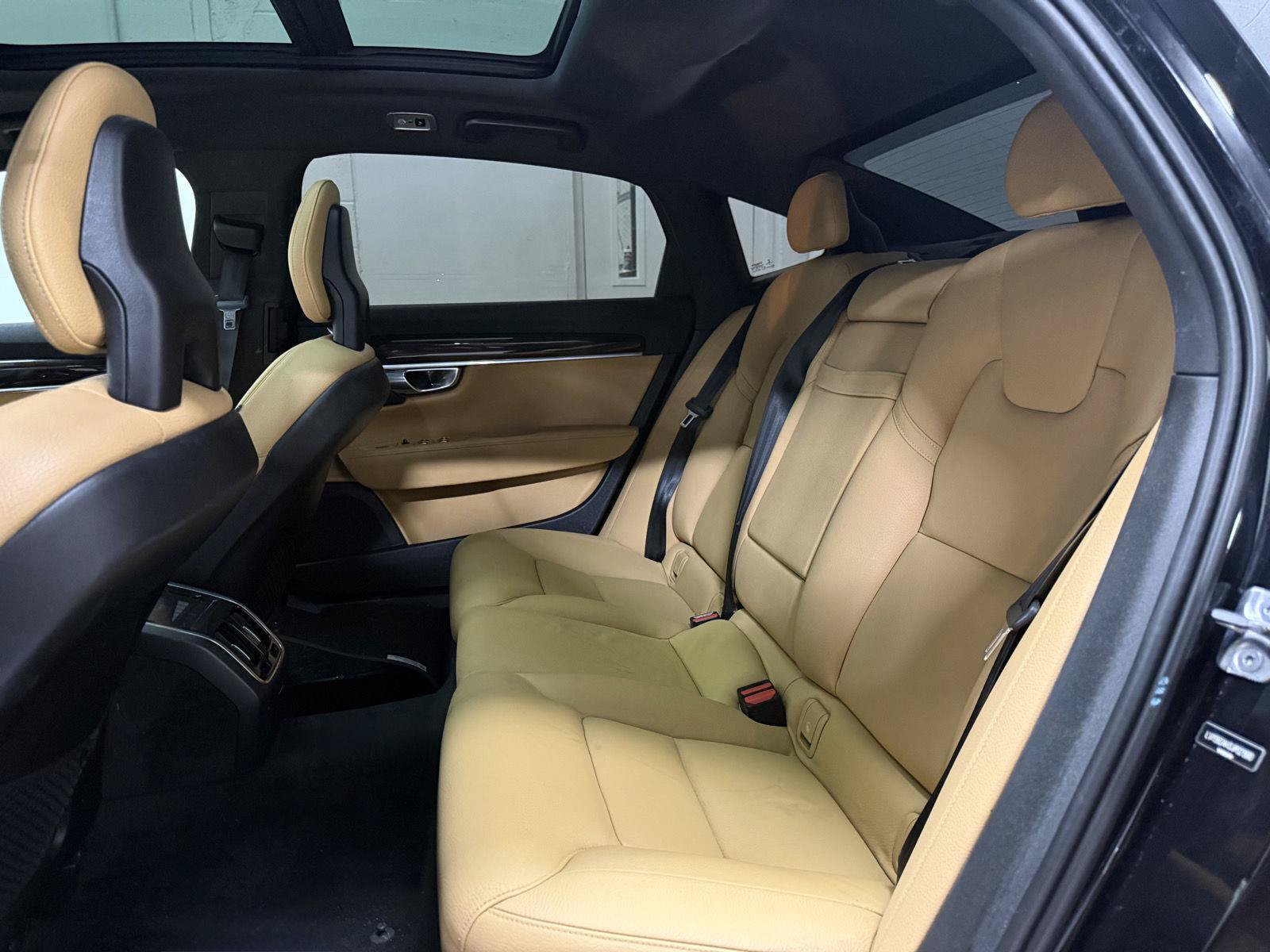 Used 2018 Volvo S90 T5 Momentum w/ Convenience Package FWD image 17