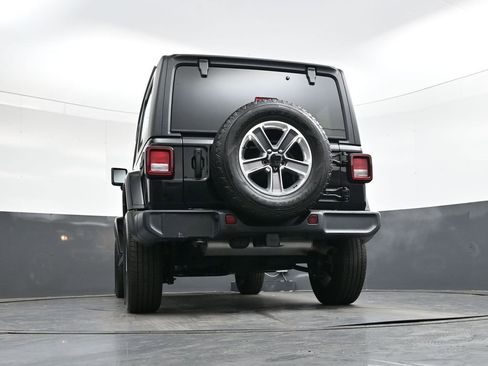 Used 2022 Jeep Wrangler Unlimited Sahara w/ Dual Top Group image 41