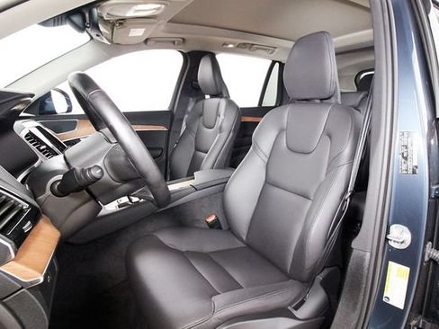 Certified 2025 Volvo XC90 B6 Plus w/ Protection Package Premier AWD/4WD image 19