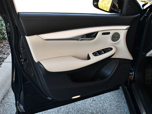 Used 2019 INFINITI QX50 Essential w/ Premium Heat Package image 11