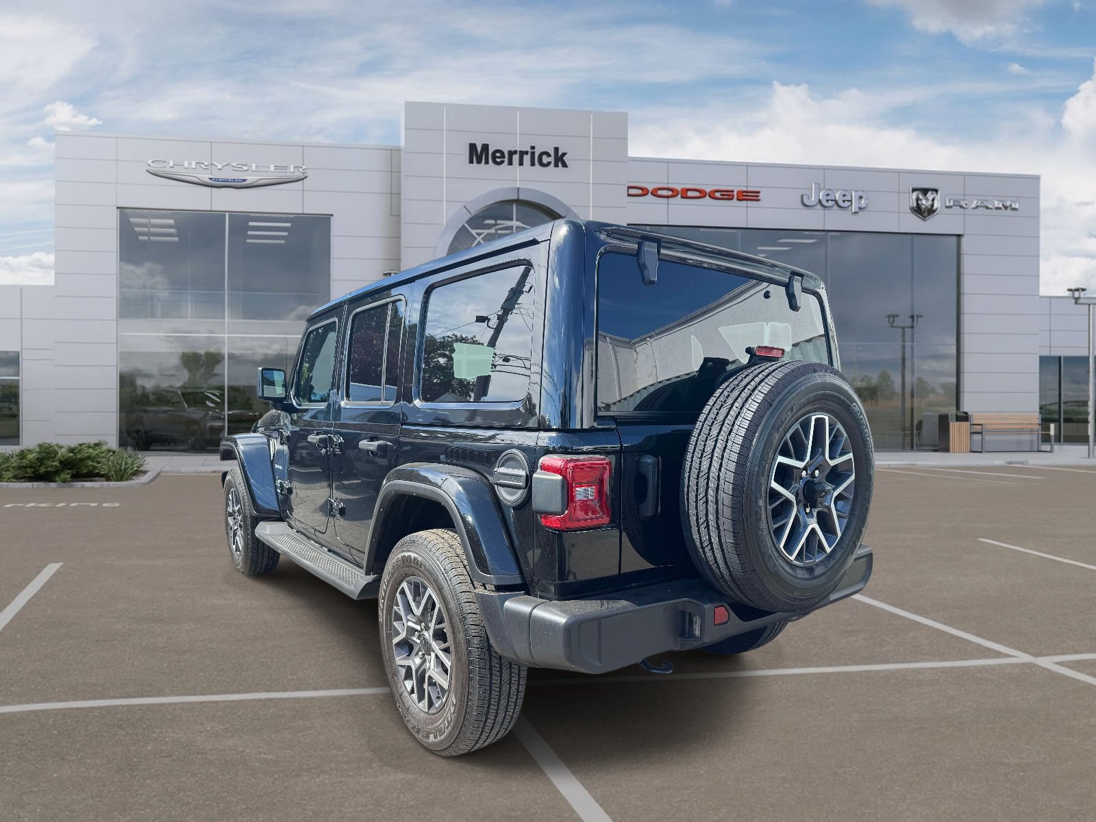 Used 2024 Jeep Wrangler Unlimited Sahara AWD/4WD image 8