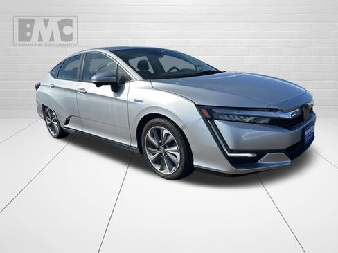 Used 2018 Honda Clarity Plug-In Hybrid image 2