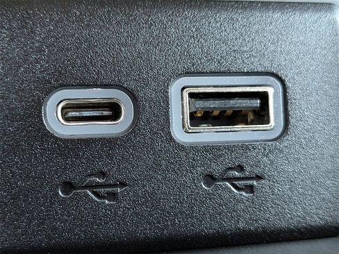 Used 2022 Chevrolet Silverado 1500 RST image 20