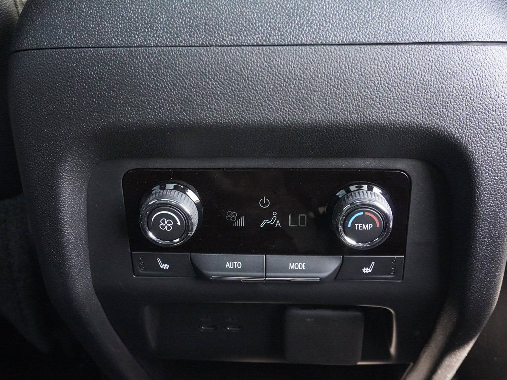 Used 2026 Chevrolet Traverse RS AWD/4WD image 61