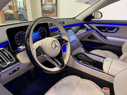 Certified 2025 Mercedes-Benz S 580 4MATIC Sedan image 11
