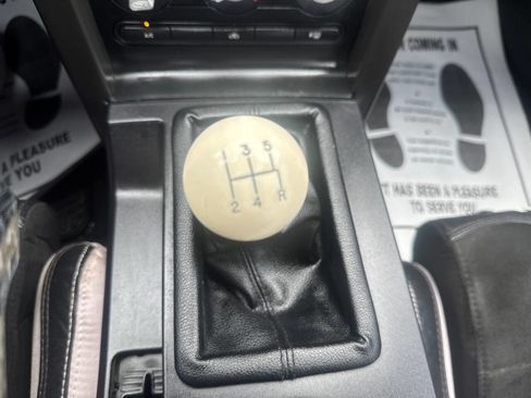 Used 2006 Ford Mustang GT image 15