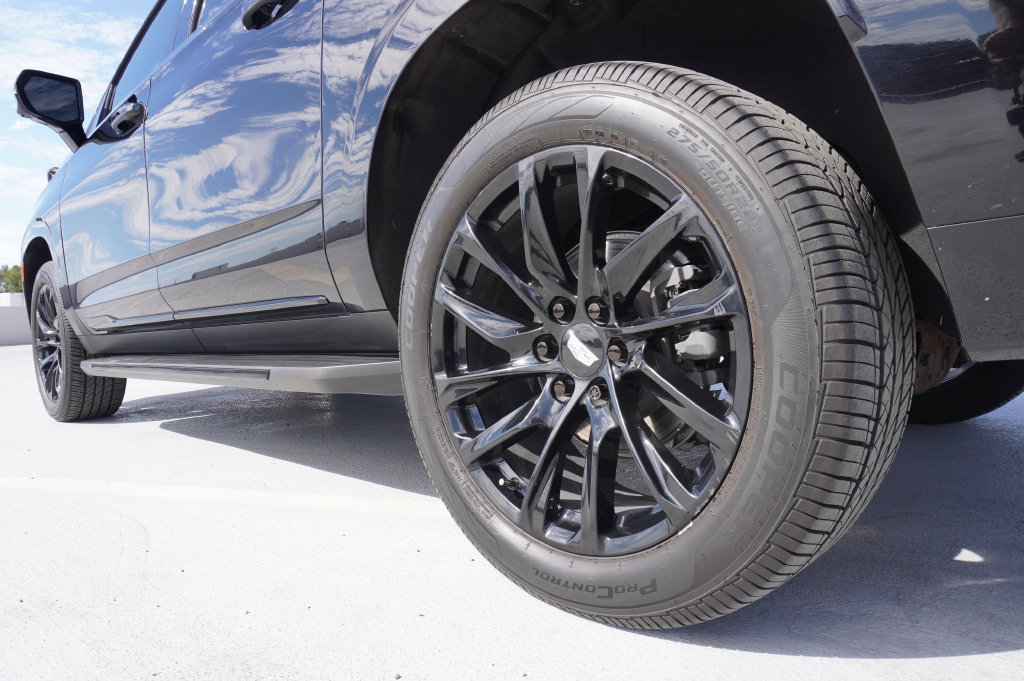 Used 2021 Cadillac Escalade ESV Sport w/ LPO, ONYX Package AWD/4WD image 6