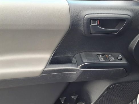 Used 2021 Toyota Tacoma SR image 11