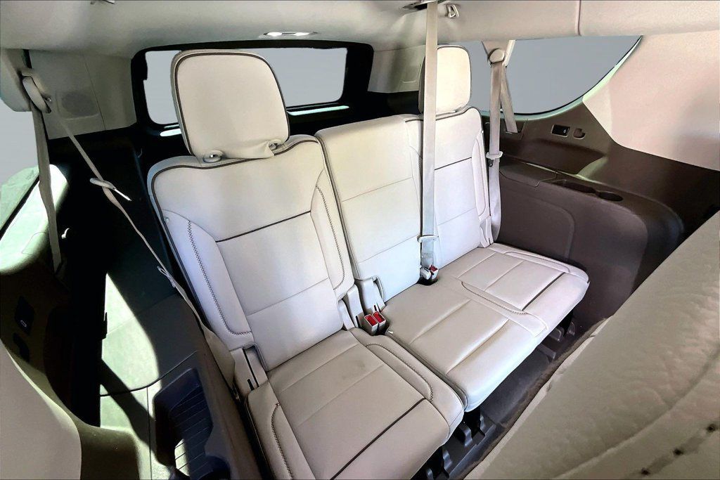 Used 2022 GMC Yukon XL Denali RWD image 21