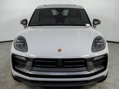 New 2026 Porsche Macan Turbo image 36