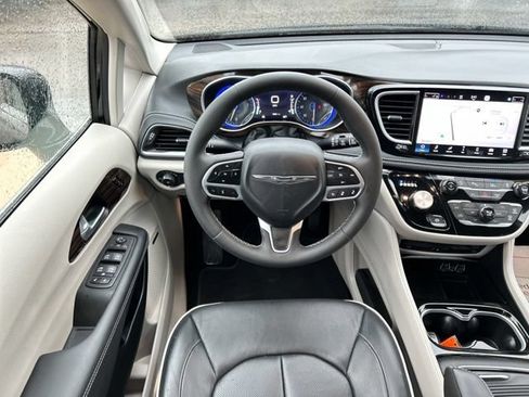 Used 2024 Chrysler Pacifica Limited w/ Uconnect Theater Family Group AWD/4WD image 21