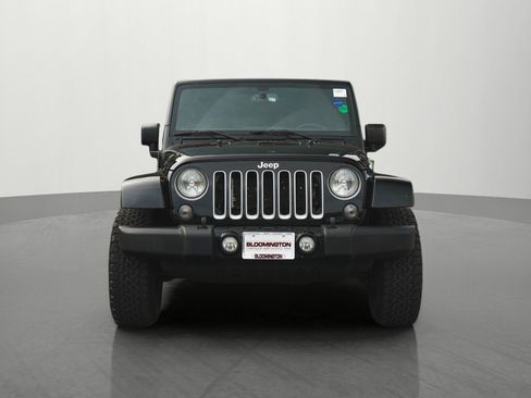 Used 2018 Jeep Wrangler Unlimited Sahara w/ Connectivity Group AWD/4WD image 2